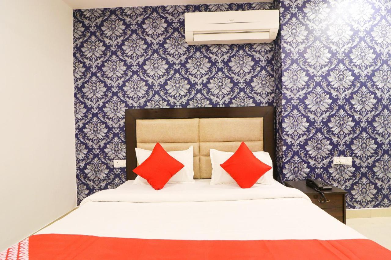 Oyo 63841 White Orchid Hotel Indraprast Ngoại thất bức ảnh