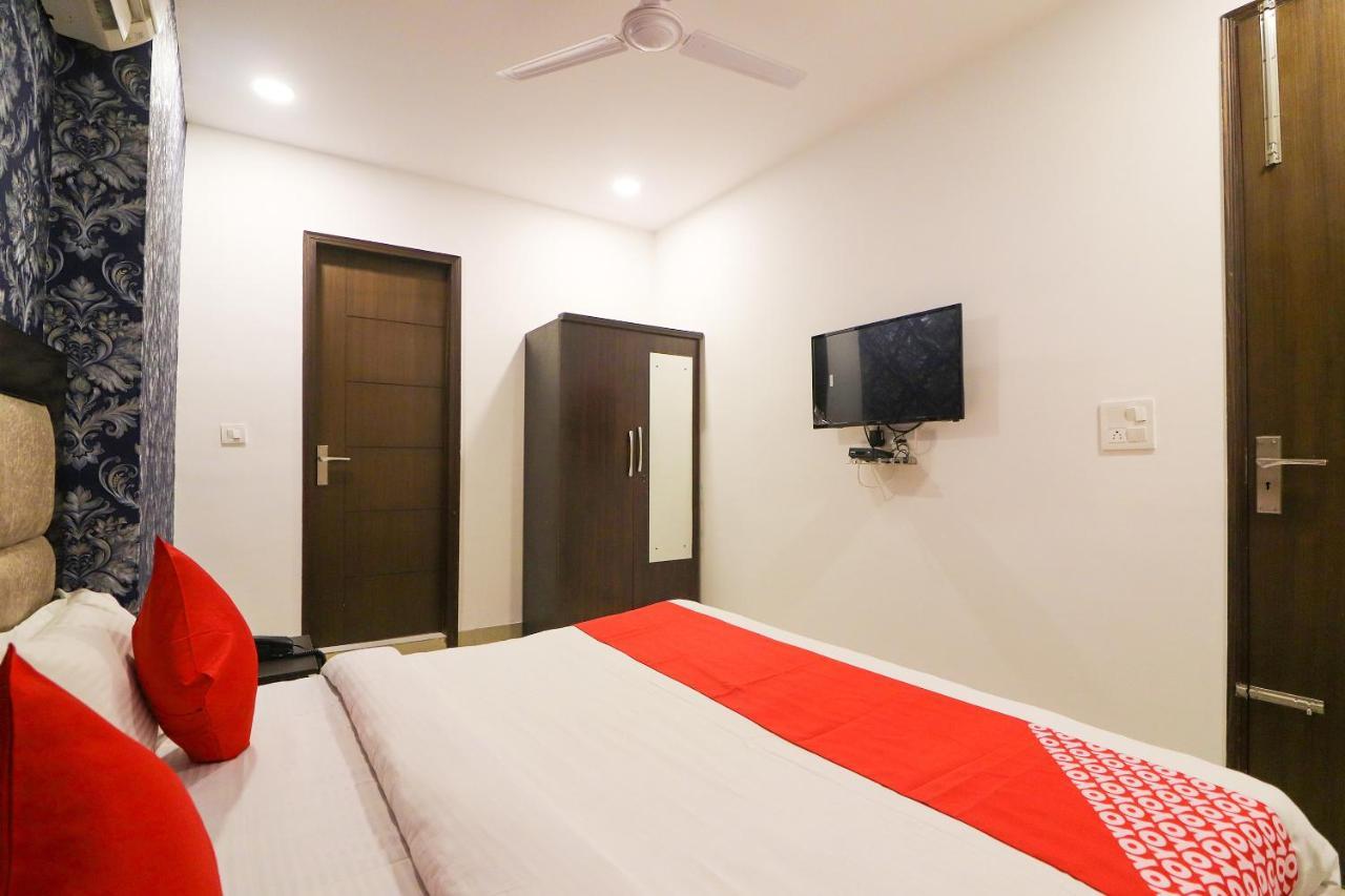 Oyo 63841 White Orchid Hotel Indraprast Ngoại thất bức ảnh