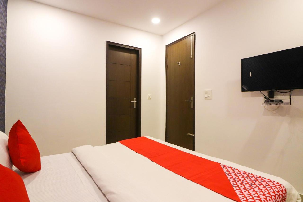 Oyo 63841 White Orchid Hotel Indraprast Ngoại thất bức ảnh